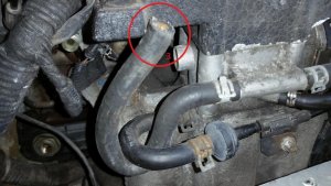 Kühlmittelanschluss Ansaugbrücke.jpg