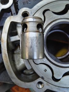 regelkolben_eingelaufen.jpg regelkolben_eingelaufen.jpg